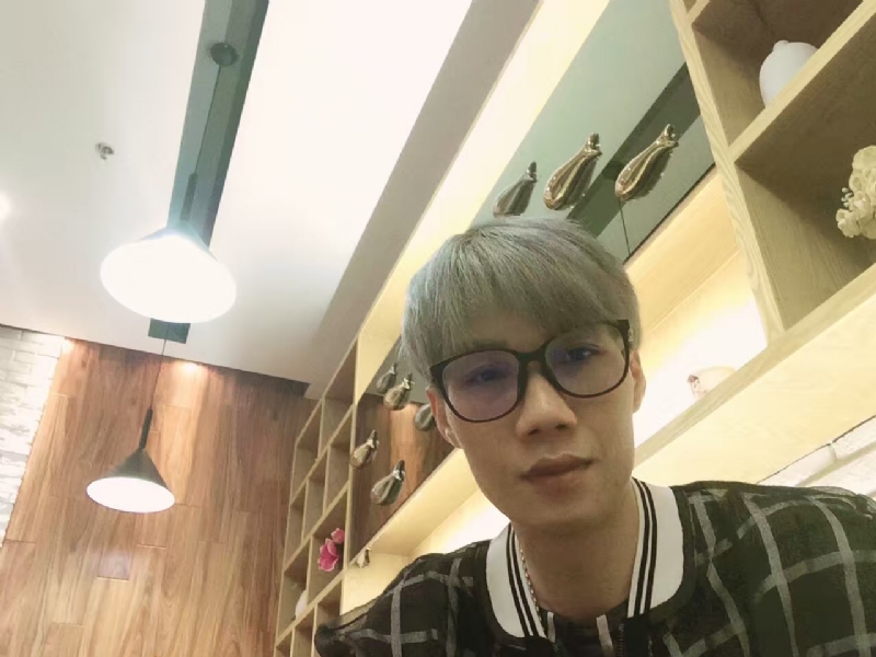 黄峰的第二张照片--连山中老年相亲网